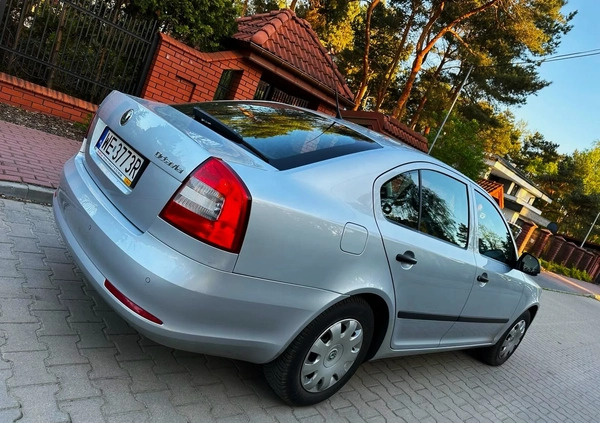 Skoda Octavia cena 35800 przebieg: 36000, rok produkcji 2008 z Legionowo małe 742
